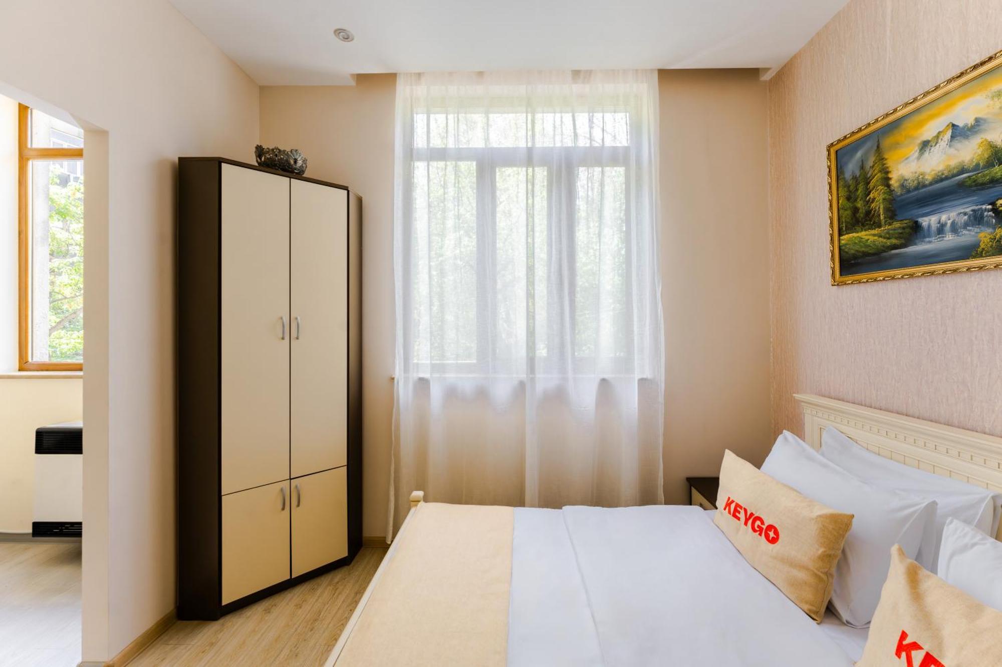 1Br Apt Near Opera Self-Enter By Keygo 25 Yerevan Bagian luar foto
