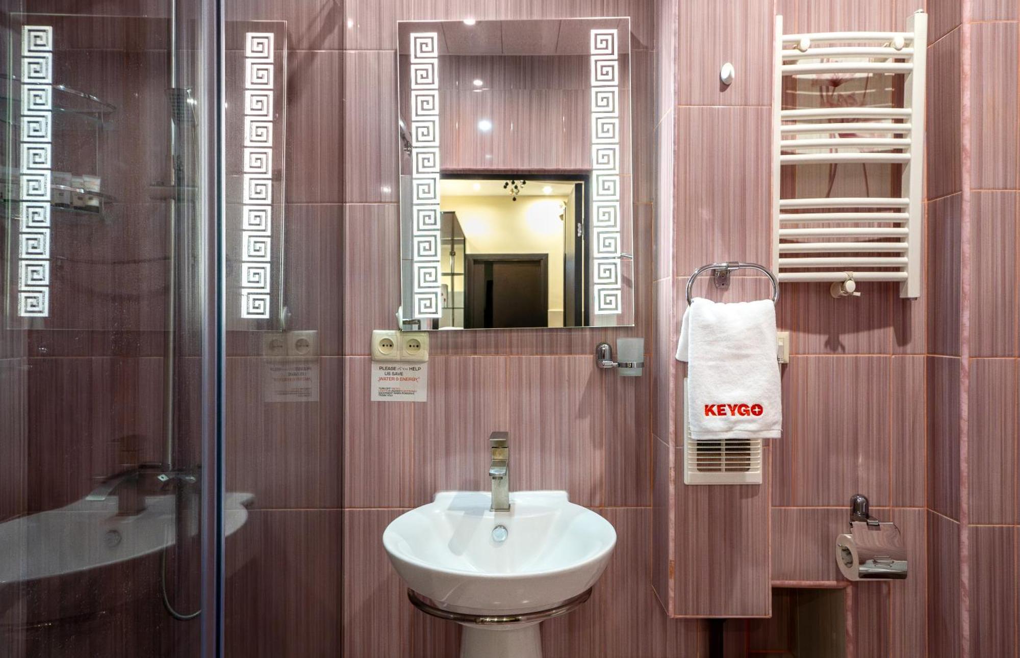 1Br Apt Near Opera Self-Enter By Keygo 25 Yerevan Bagian luar foto