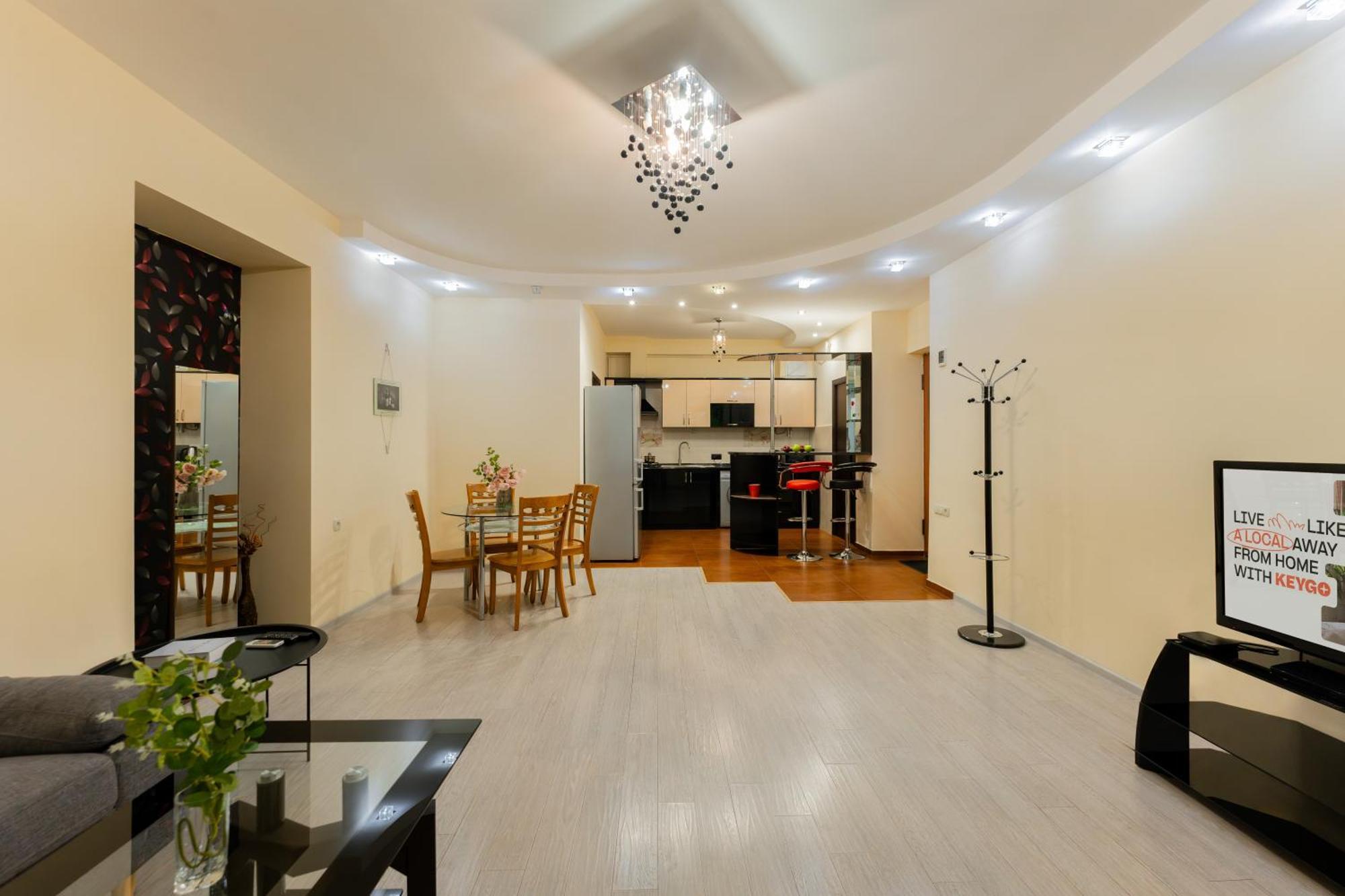 1Br Apt Near Opera Self-Enter By Keygo 25 Yerevan Bagian luar foto